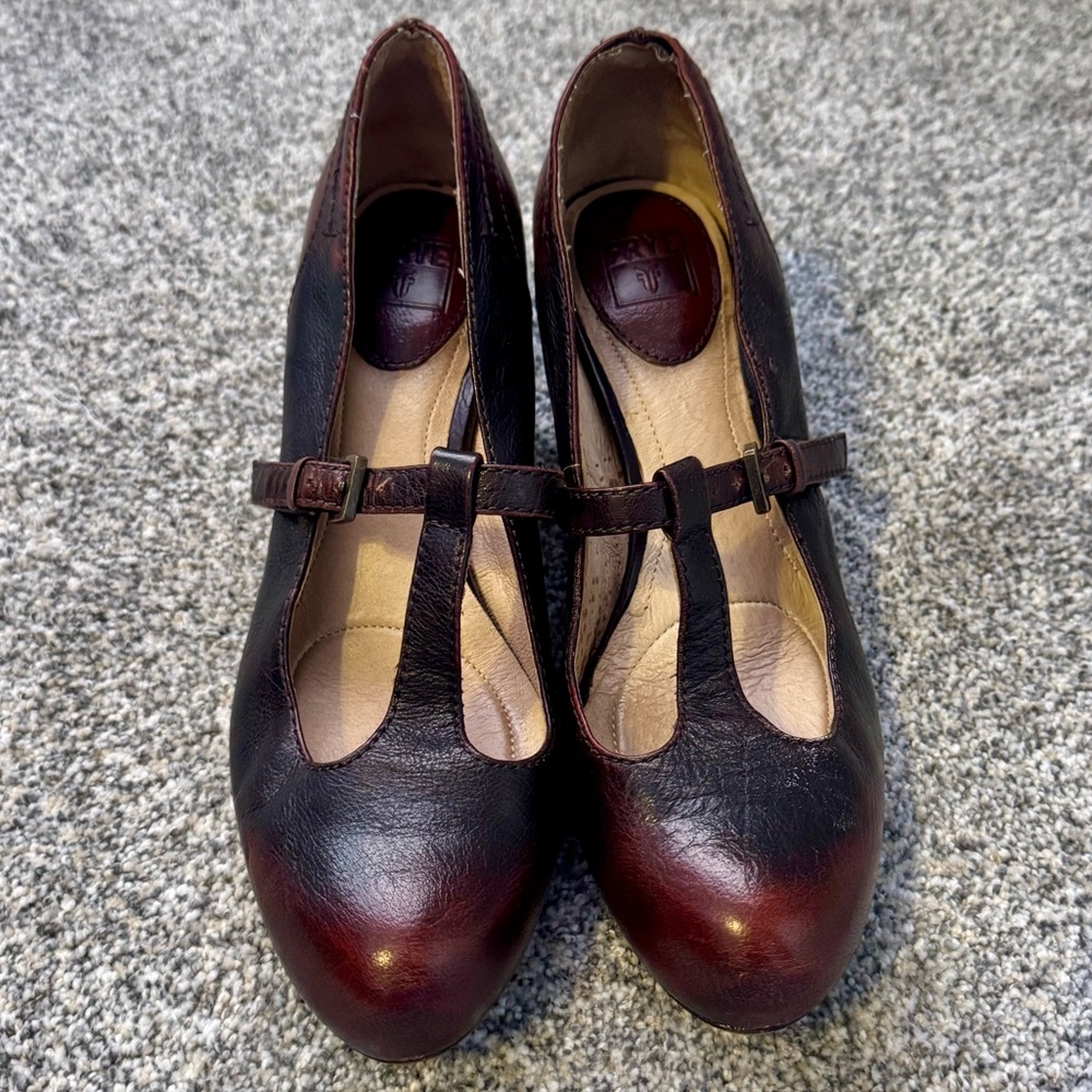 Frye Women's Brown T-Strap Heels Sz 7.5